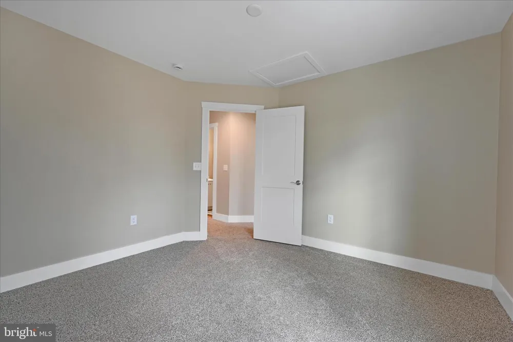 256 PILGRIM DRIVE Lancaster, PA 17603