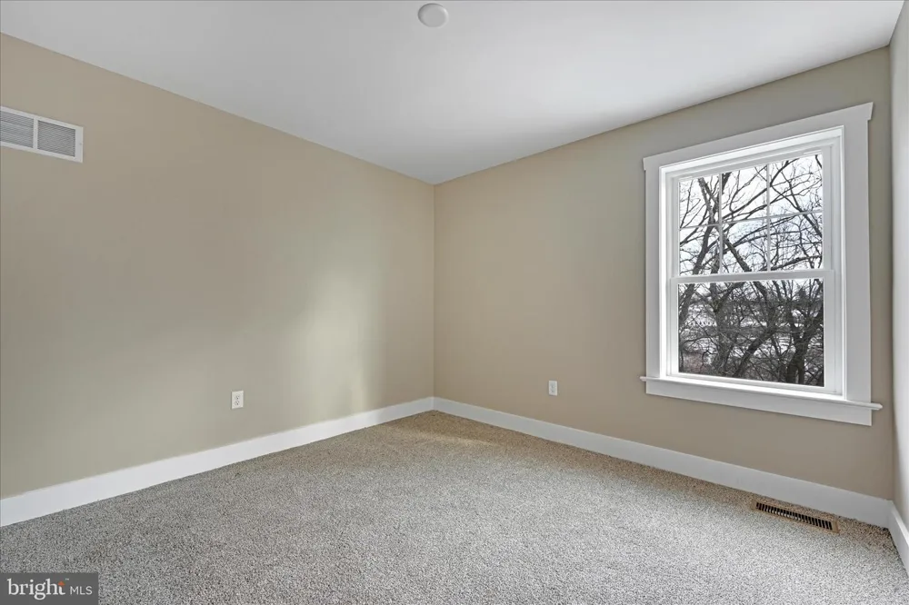 256 PILGRIM DRIVE Lancaster, PA 17603