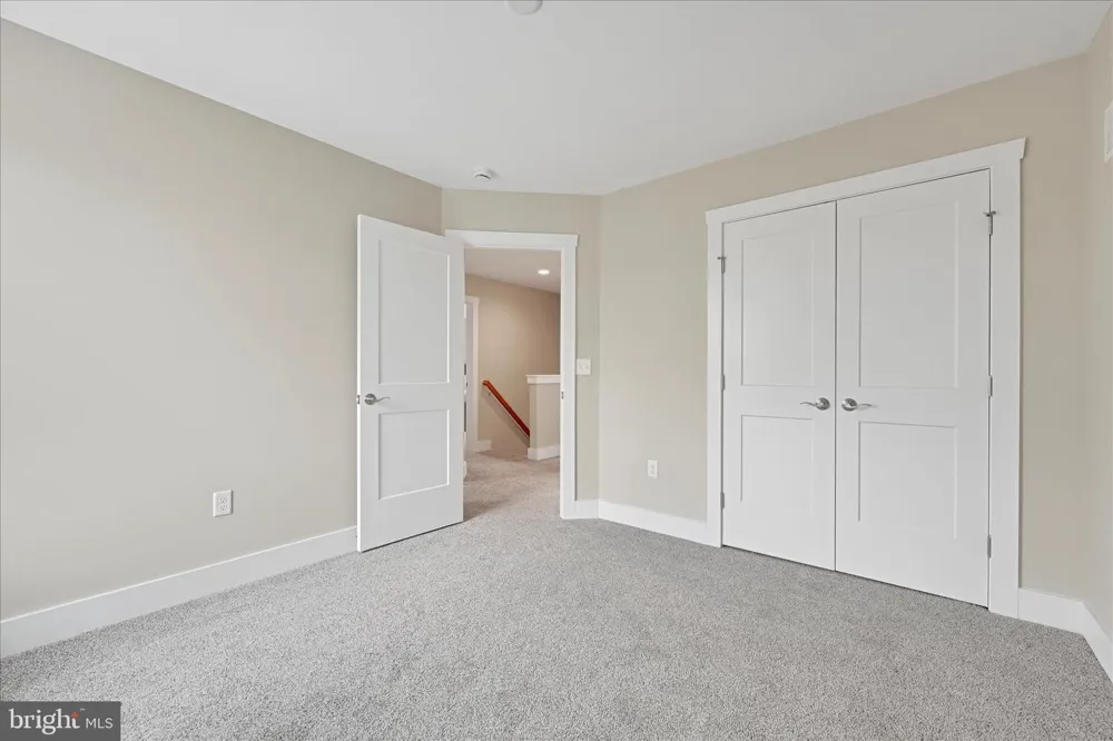 256 PILGRIM DRIVE Lancaster, PA 17603