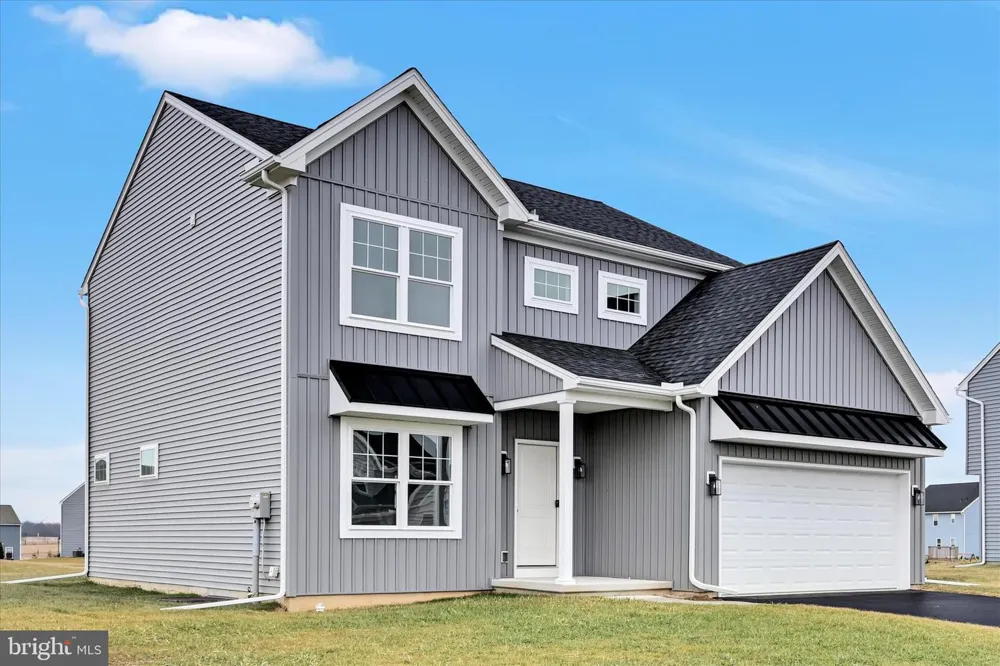 256 PILGRIM DRIVE Lancaster, PA 17603