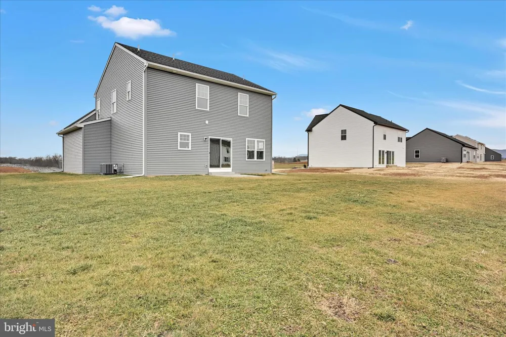 256 PILGRIM DRIVE Lancaster, PA 17603