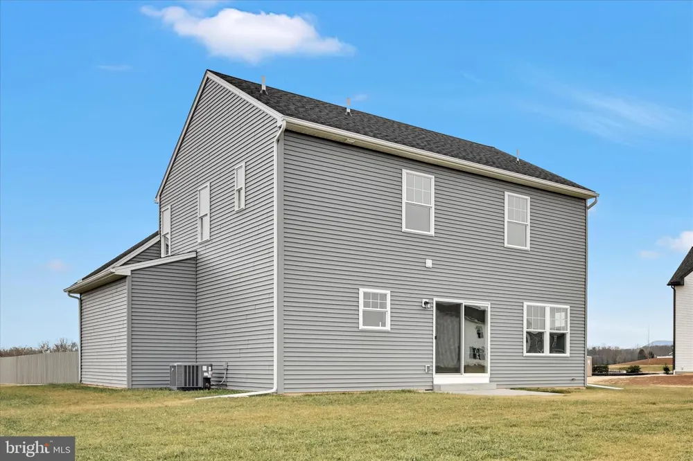 256 PILGRIM DRIVE Lancaster, PA 17603