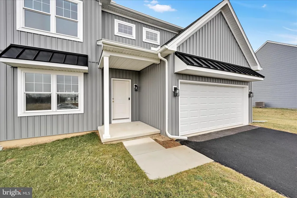 256 PILGRIM DRIVE Lancaster, PA 17603
