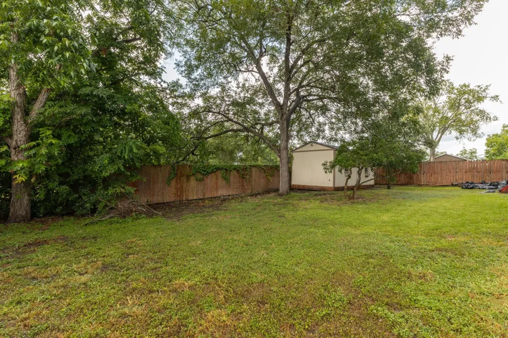 116 S Avenue D Shiner, TX 77984