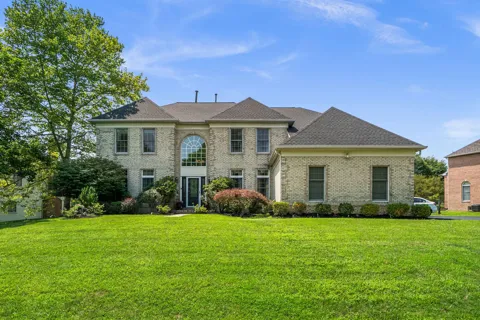 3807 PARK LAKE DRIVE