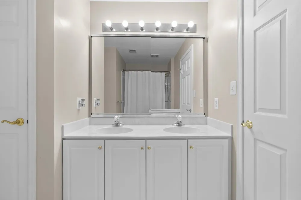 3807 PARK LAKE DRIVE Rockville, MD 20853