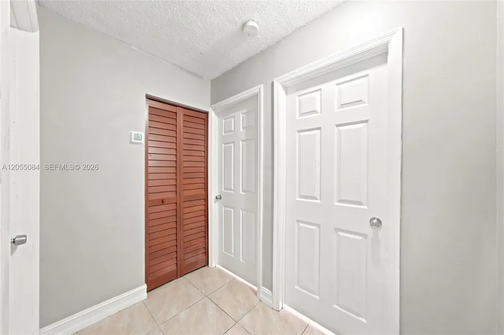 5255 W 26th Ct #803 Hialeah, FL 33016