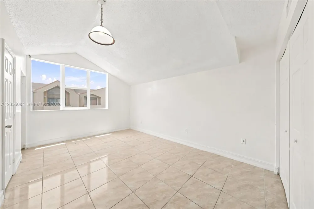 5255 W 26th Ct #803 Hialeah, FL 33016