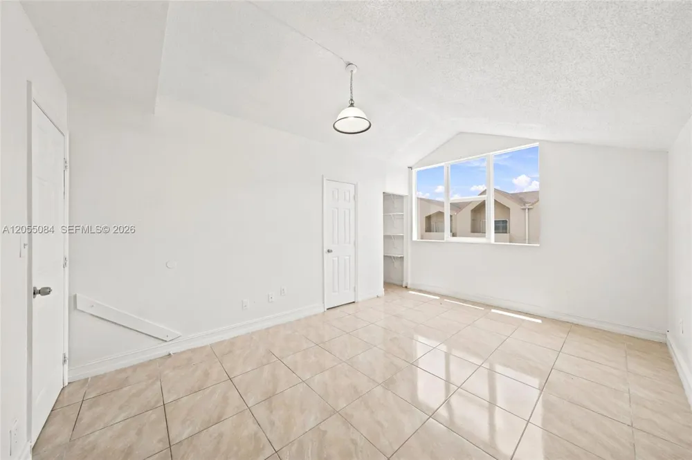 5255 W 26th Ct #803 Hialeah, FL 33016