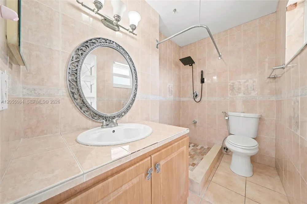 5255 W 26th Ct #803 Hialeah, FL 33016