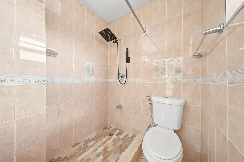 5255 W 26th Ct #803 Hialeah, FL 33016