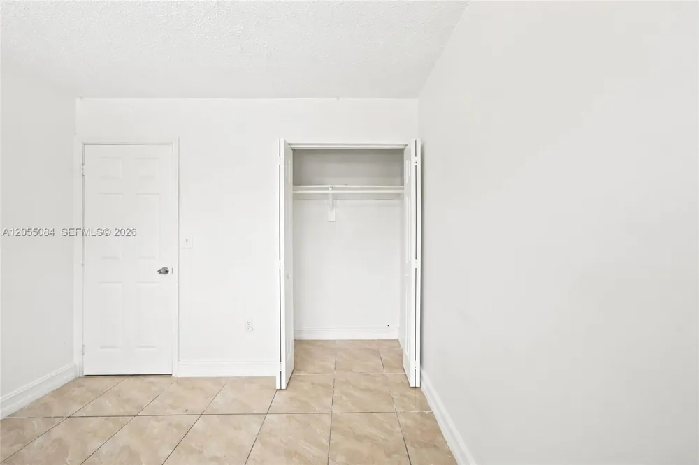 5255 W 26th Ct #803 Hialeah, FL 33016