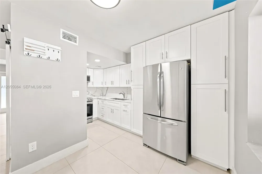5255 W 26th Ct #803 Hialeah, FL 33016