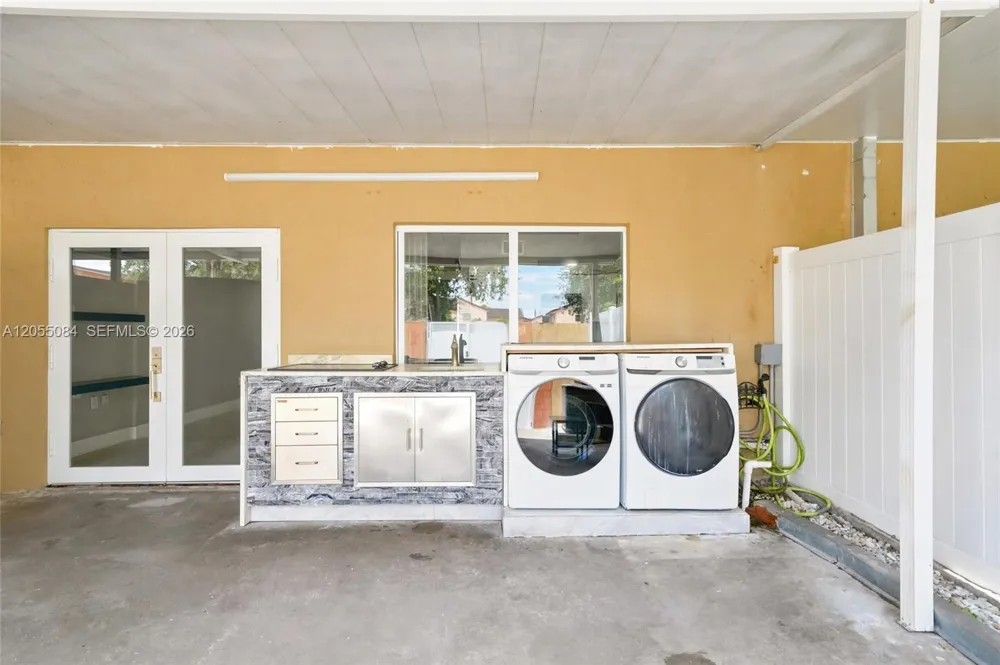 5255 W 26th Ct #803 Hialeah, FL 33016