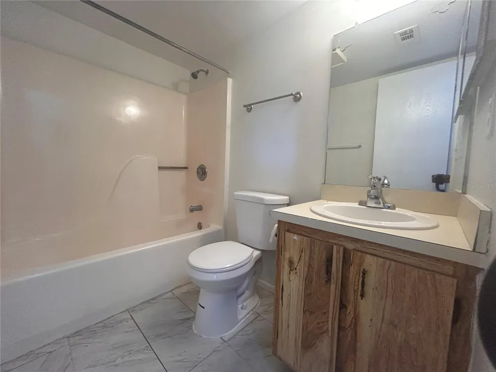 1712 UNIVERSITY LN #307 Cocoa, FL 32922