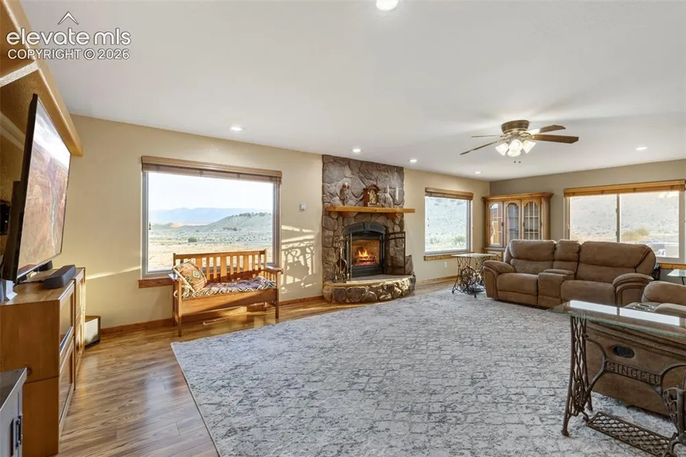 507 Van Egmond Drive Penrose, CO 81240