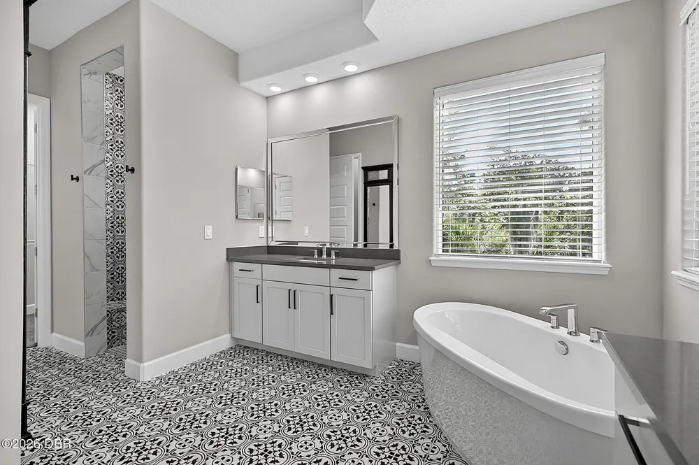 38 New Leatherwood Drive Palm Coast, FL 32137
