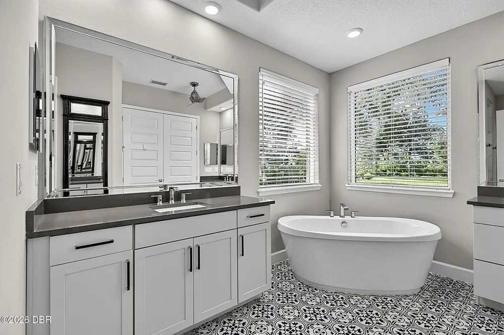 38 New Leatherwood Drive Palm Coast, FL 32137