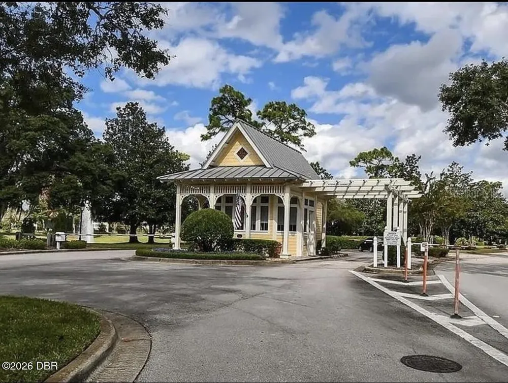 173 Old Moss Circle Deland, FL 32724
