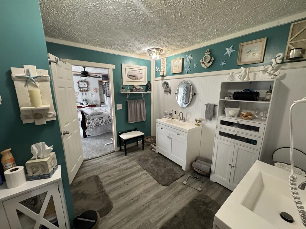 203 Borman Flushing, MI 48433
