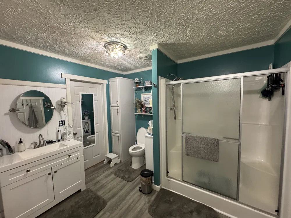 203 Borman Flushing, MI 48433