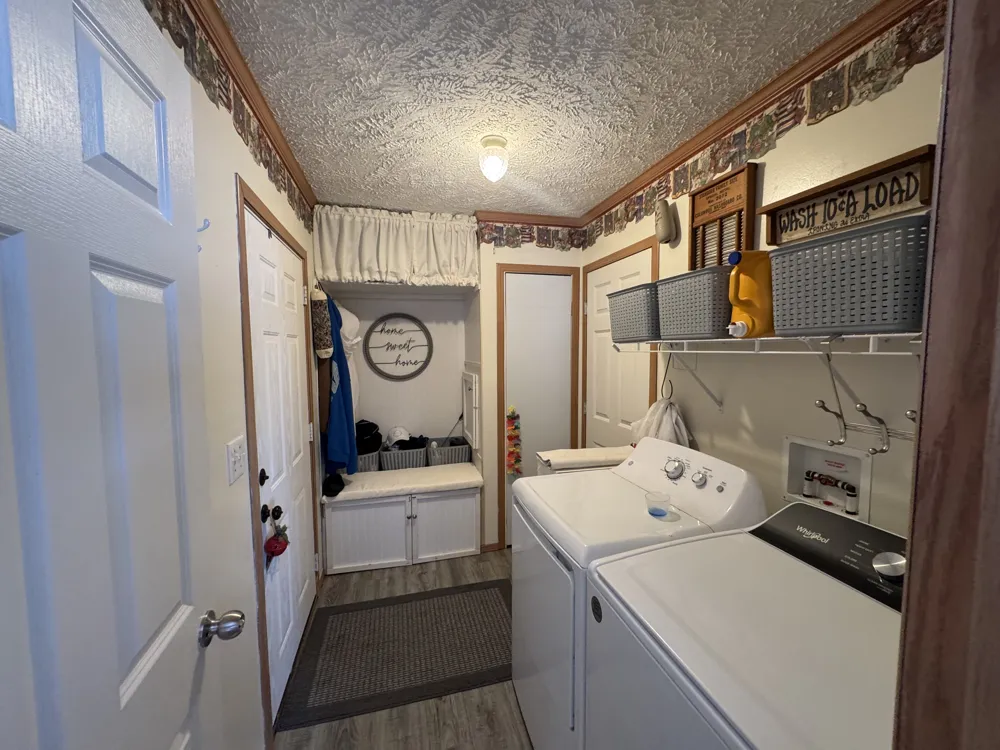 203 Borman Flushing, MI 48433