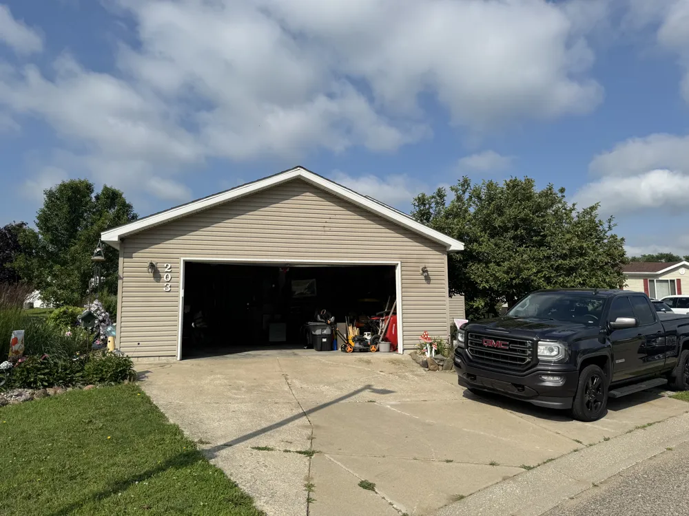 203 Borman Flushing, MI 48433