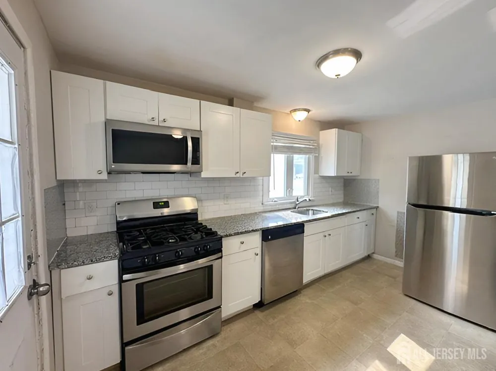 796 Hamilton Street Somerset County, NJ 08873