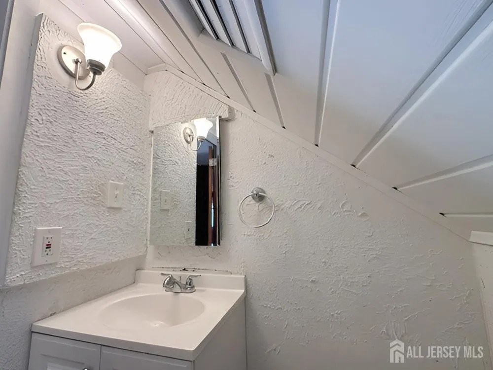 796 Hamilton Street Somerset County, NJ 08873