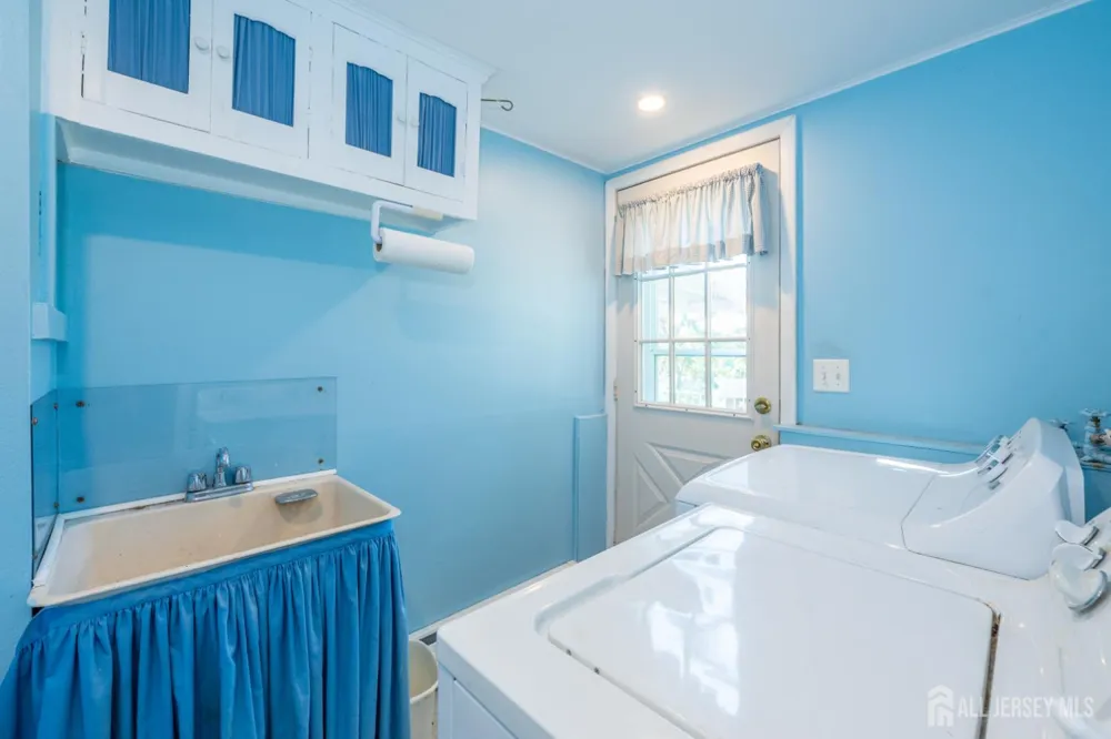 64 Sanford Drive Randolph, NJ 07869