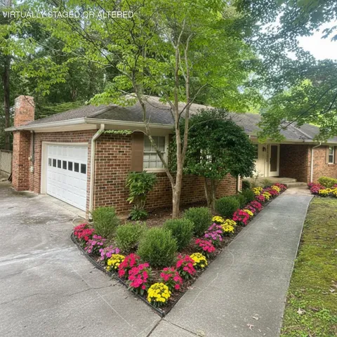 3631 Woodcrest Circle NW