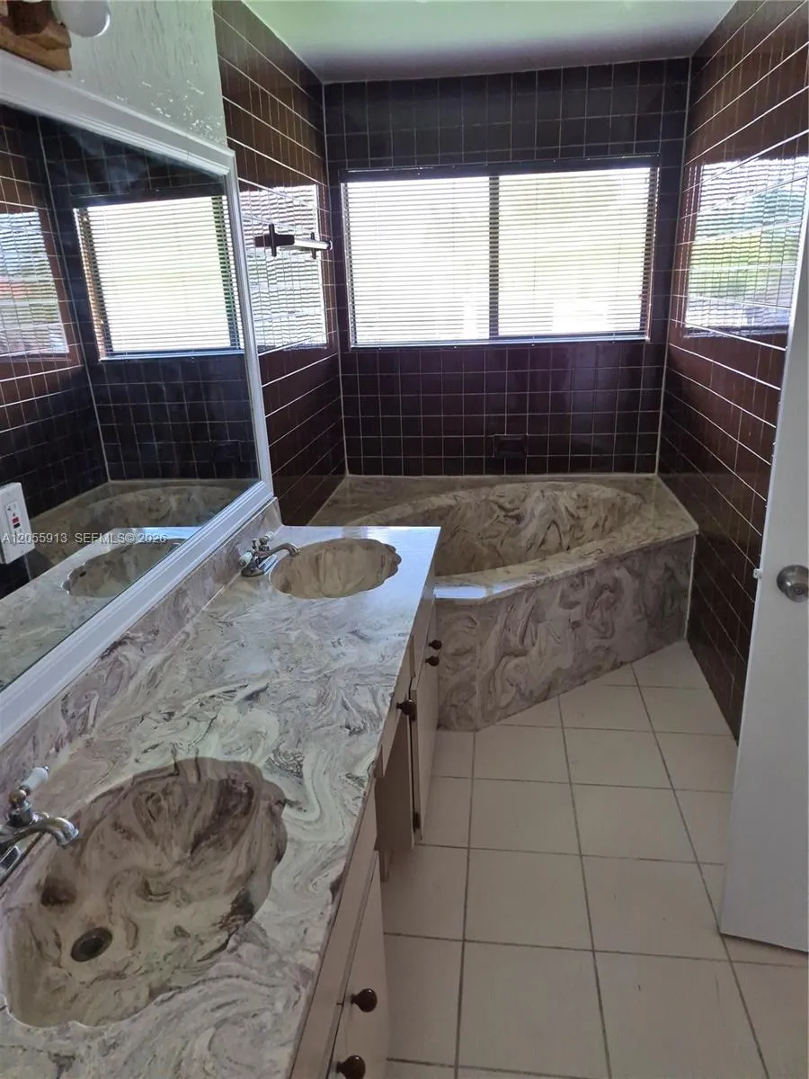 9943 W Atlantic Blvd #9943 Coral Springs, FL 33071