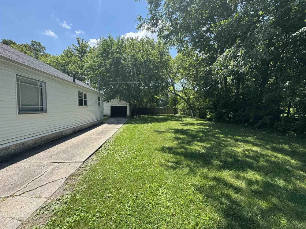 4042 Webber Street Saginaw City, MI 48602