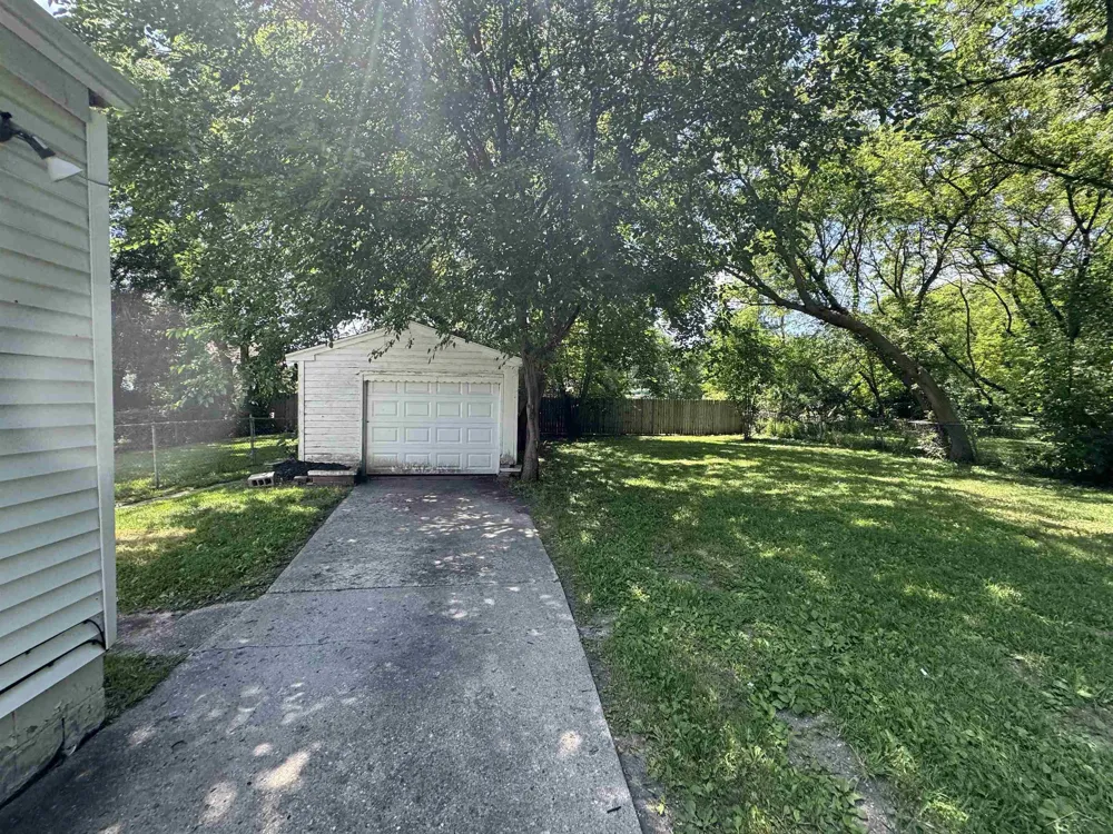 4042 Webber Street Saginaw City, MI 48602