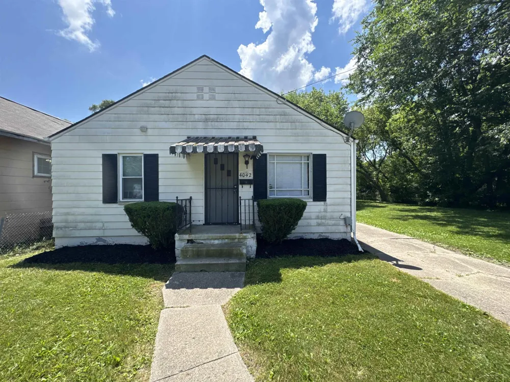 4042 Webber Street Saginaw City, MI 48602