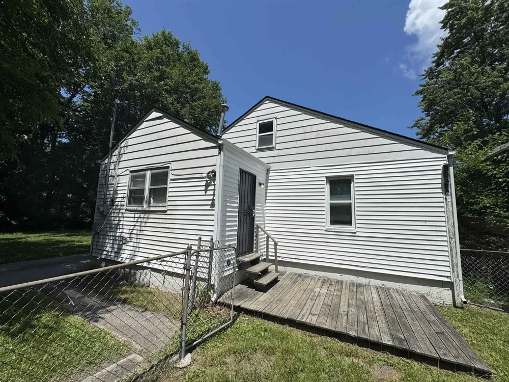4042 Webber Street Saginaw City, MI 48602