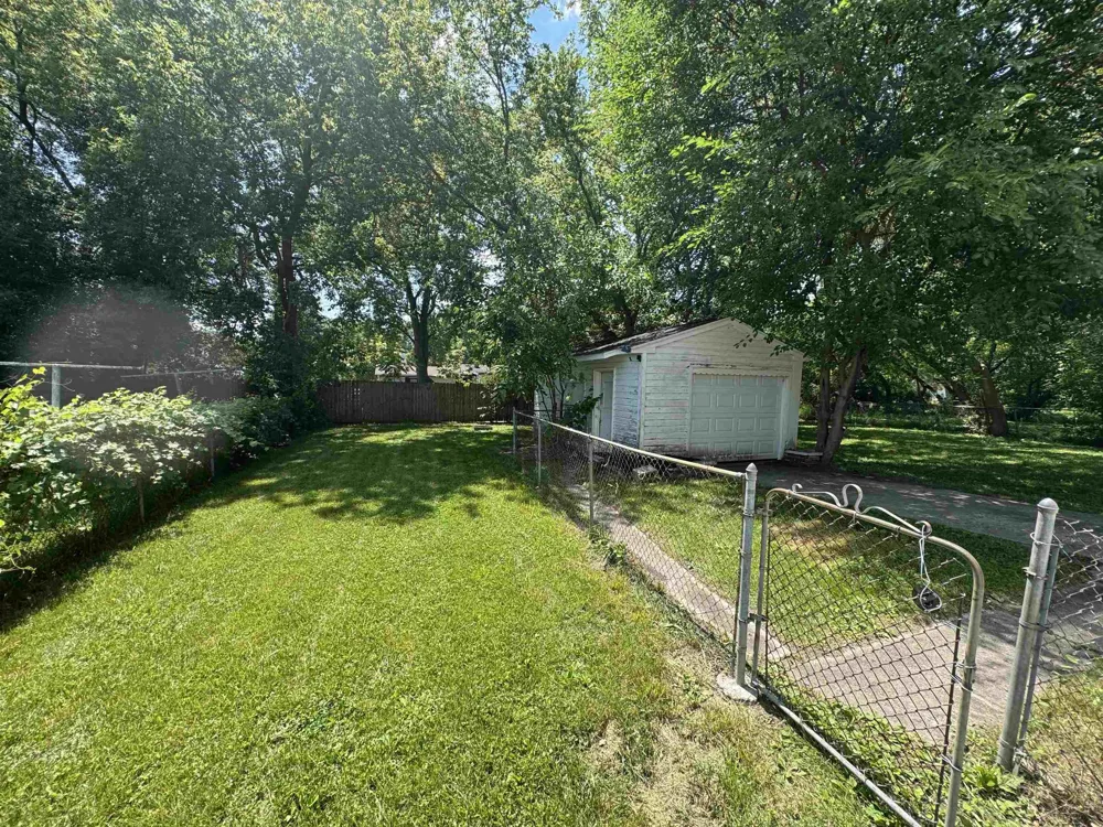 4042 Webber Street Saginaw City, MI 48602