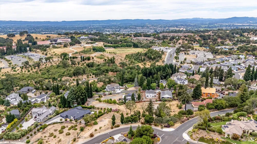 3600 Crown Hill Drive Santa Rosa, CA 95404