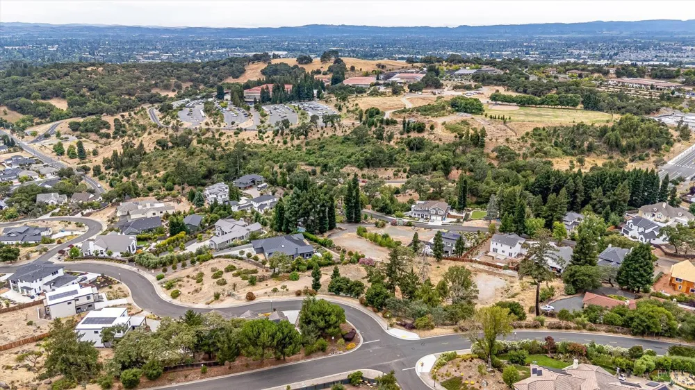 3600 Crown Hill Drive Santa Rosa, CA 95404