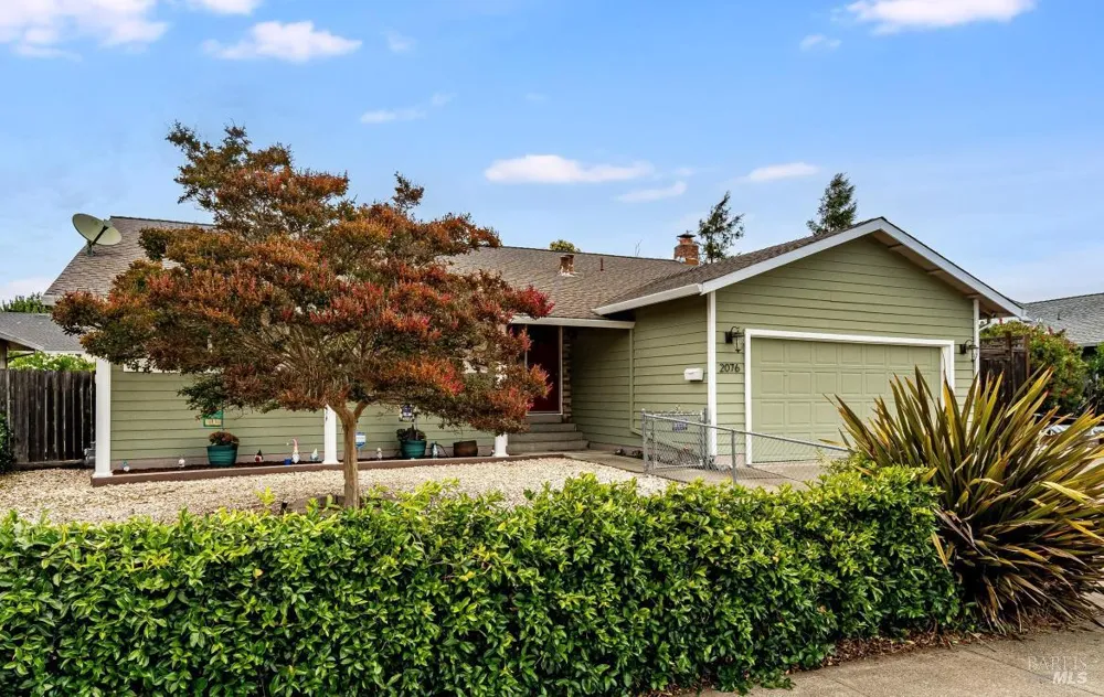 2076 Harrison Street Petaluma, CA 94954