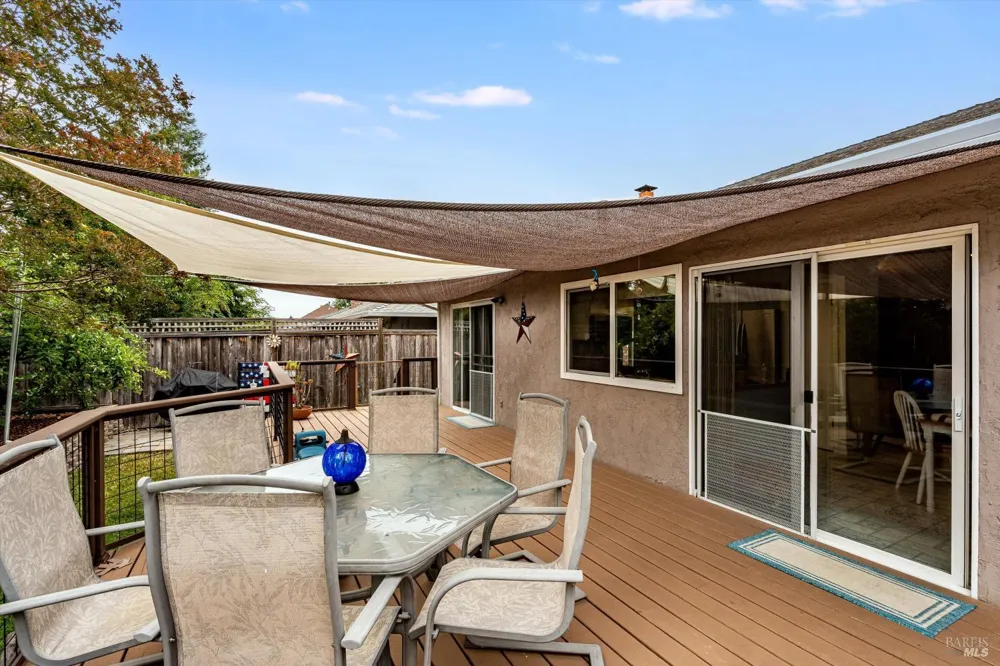 2076 Harrison Street Petaluma, CA 94954