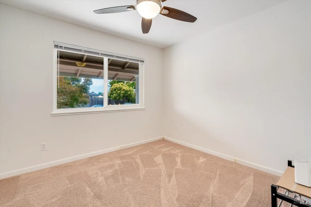 2076 Harrison Street Petaluma, CA 94954