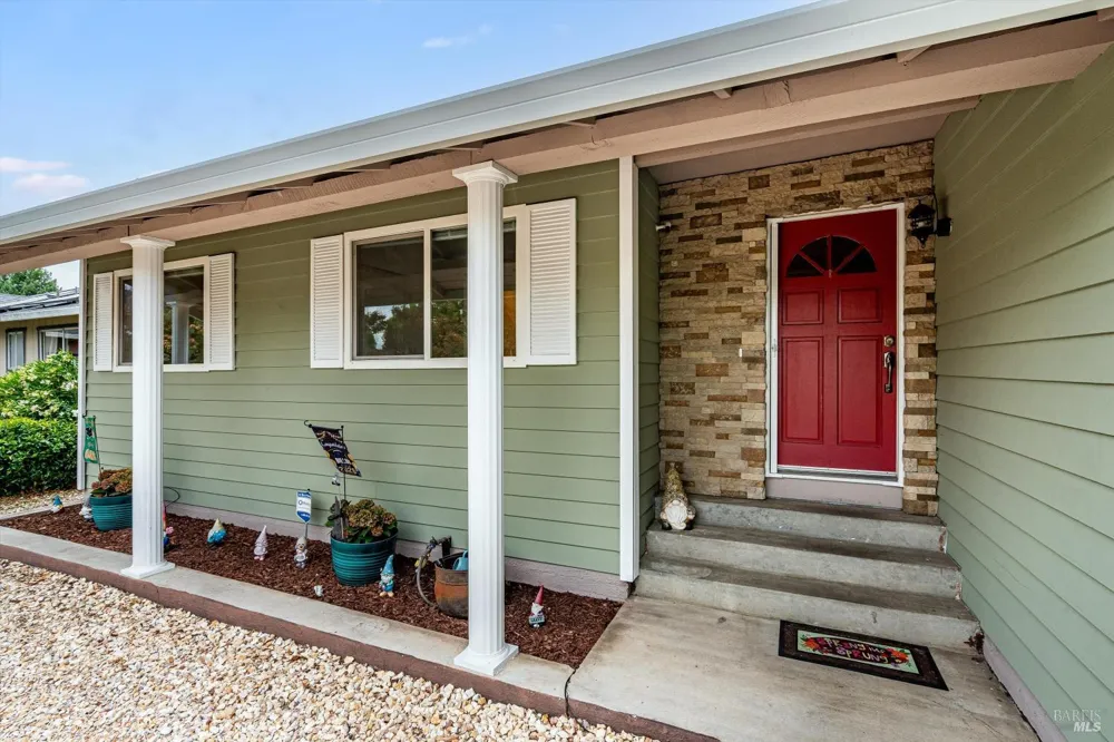 2076 Harrison Street Petaluma, CA 94954