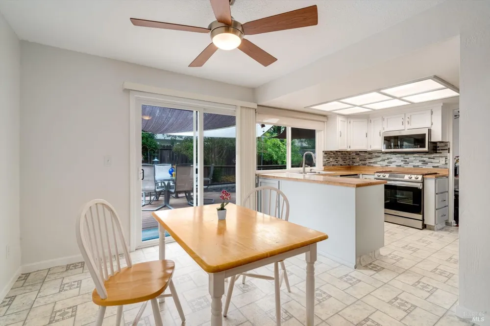 2076 Harrison Street Petaluma, CA 94954