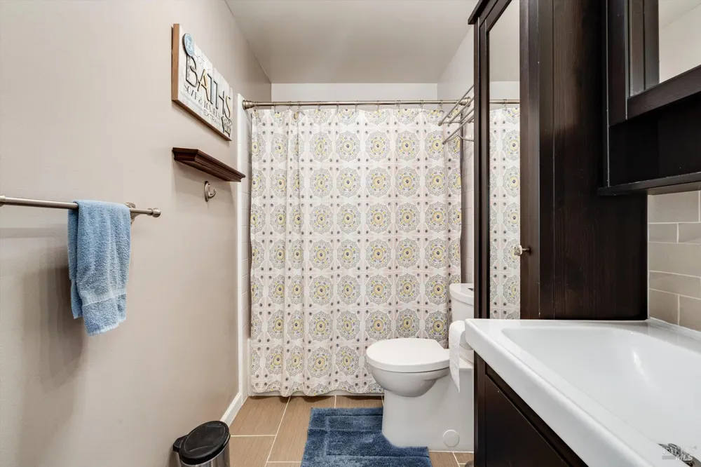 2076 Harrison Street Petaluma, CA 94954