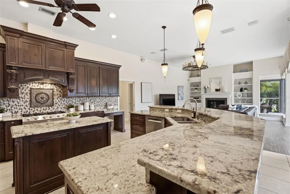 18655 AVENUE CAPRI Lutz, FL 33558