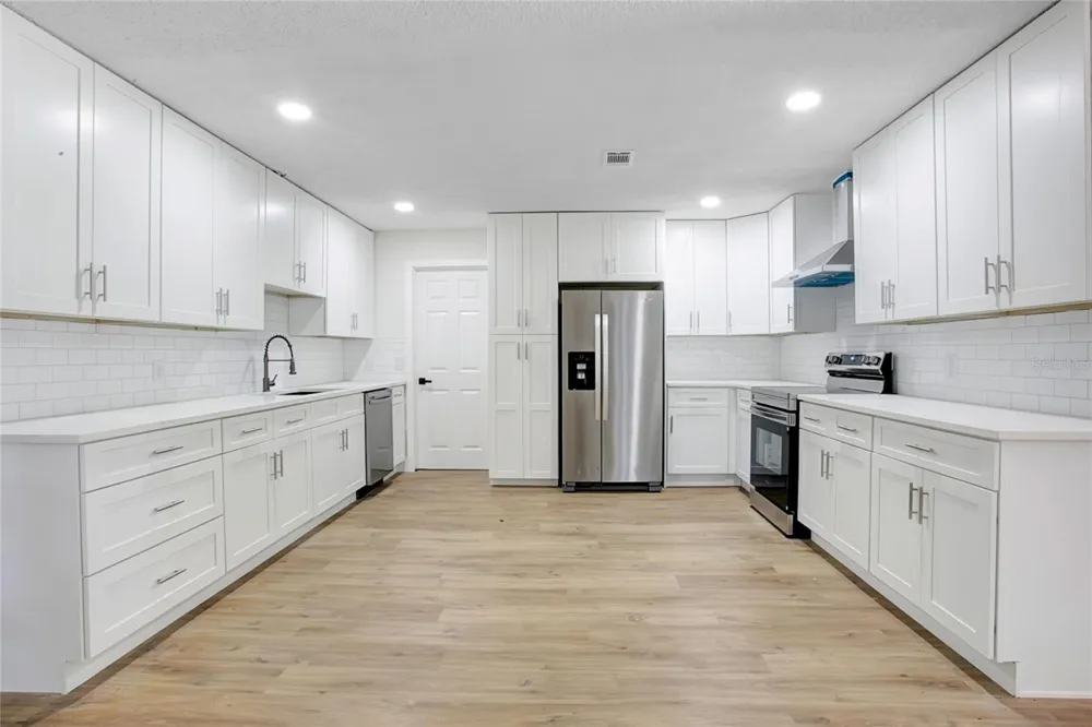 1221 FOREST CIRCLE Altamonte Springs, FL 32714