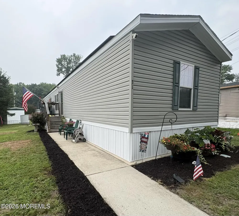 31 Henry Circle Howell, NJ 07731