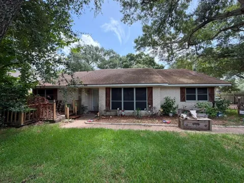 1111 Meyer St, Sealy, Tx 77474 Street