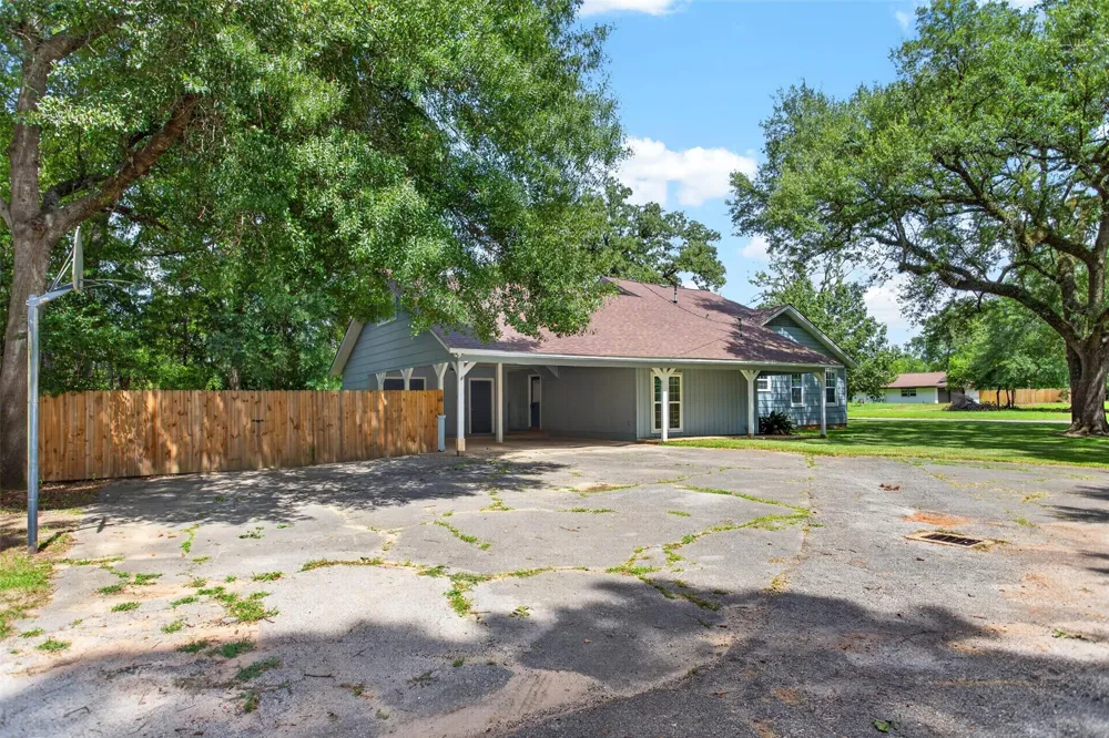 328 Sunset Boulevard Lufkin, TX 75904